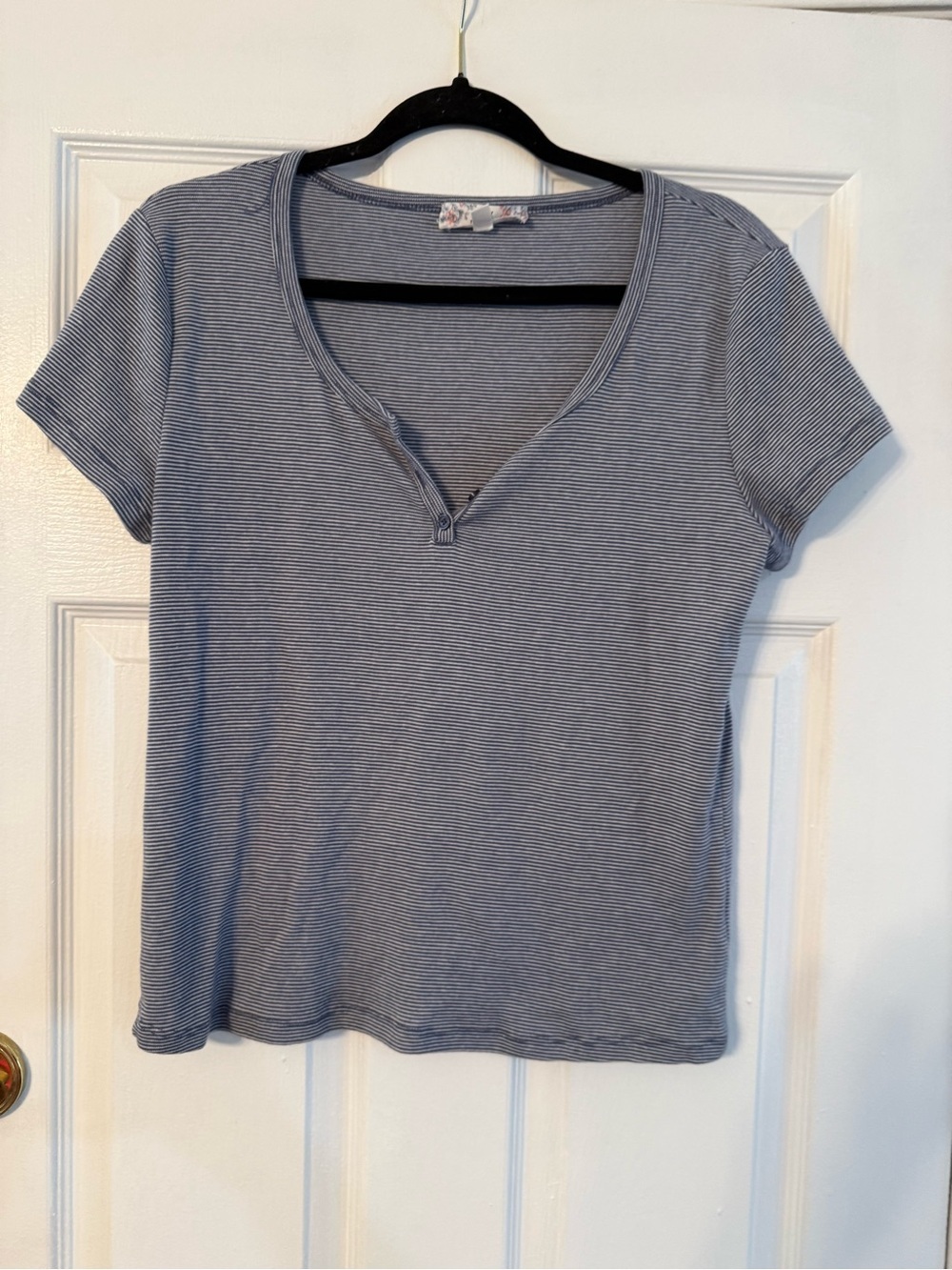 Casual Women's Short Sleeve V-Neck Stripe Top - Blue